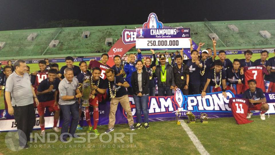 Persab%20Brebes%20Junior%20saat%20menjuarai%20Piala%20Suratin%202016.